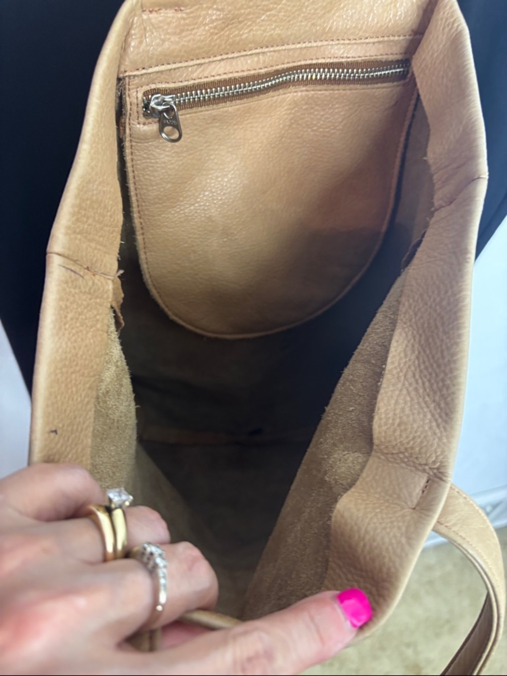 Baggu Leather Tote Bag in Tan - Classic Women’s Carryall As is condition - Picture 10 of 10
